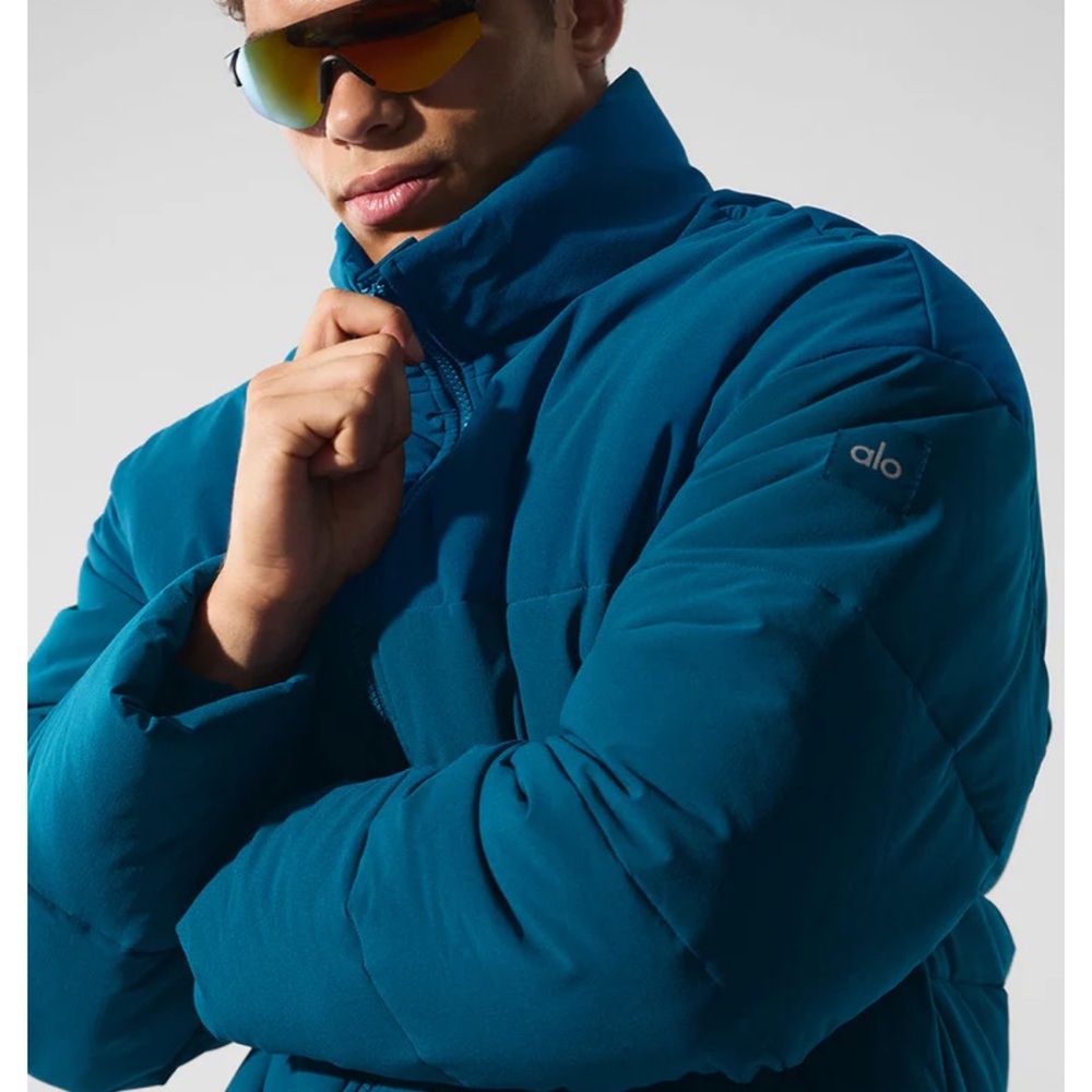 ALO Yoga Men's Blue Puffer Jacket - Picture 3 of 10